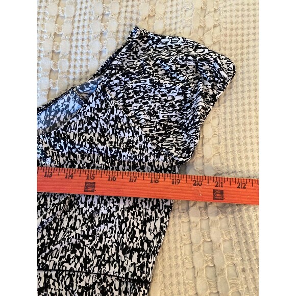 Off Shoulder or on Blouse Sz Large Black & White Pattern Fitted Waist + Stretch - Picture 7 of 9